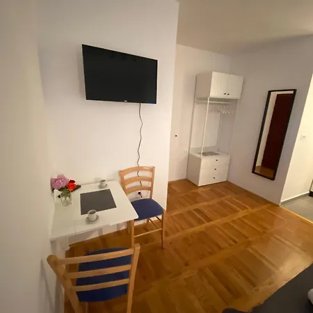 Apartman And Adria