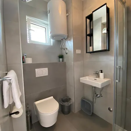 Apartment And Adria Vodice