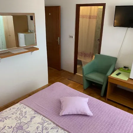 And Adria Apartment