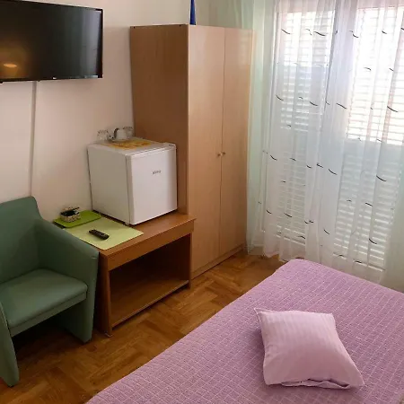 Apartment And Adria *
