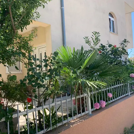 Lägenhet And Adria Vodice