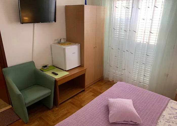 Apartamento And Adria *